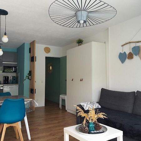 Joli 2 Pieces Sur Le Port Avec Piscine, Terrasse, Parking Apartment Capbreton Exterior photo