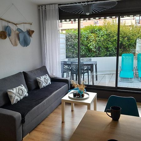 Joli 2 Pieces Sur Le Port Avec Piscine, Terrasse, Parking Apartment Capbreton Exterior photo