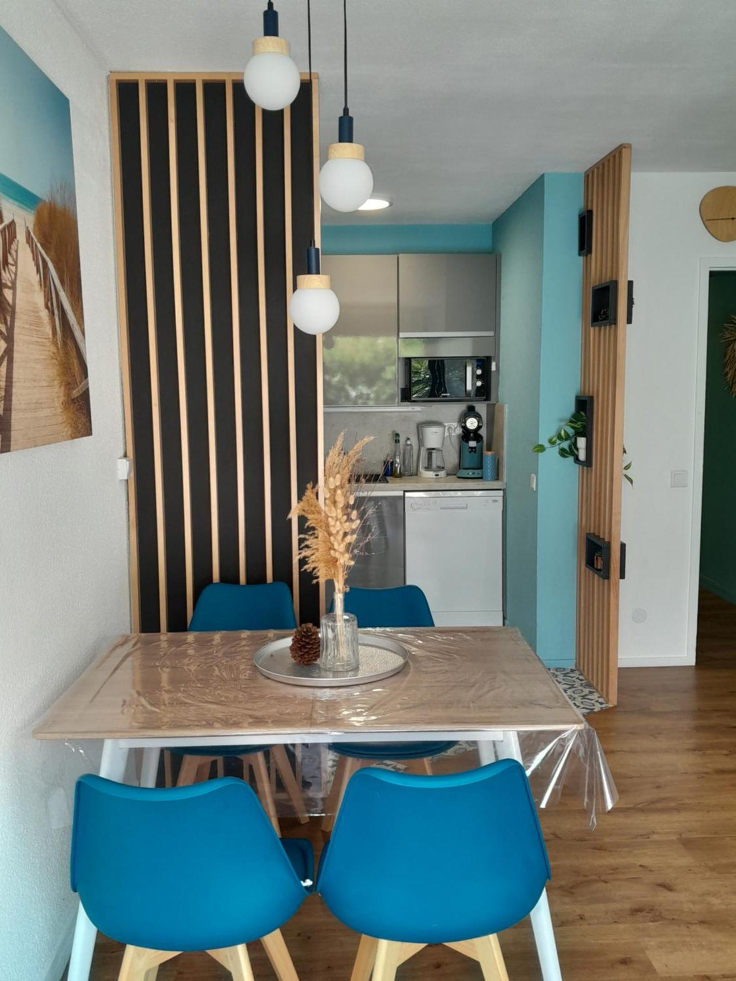 Joli 2 Pieces Sur Le Port Avec Piscine, Terrasse, Parking Apartment Capbreton Exterior photo