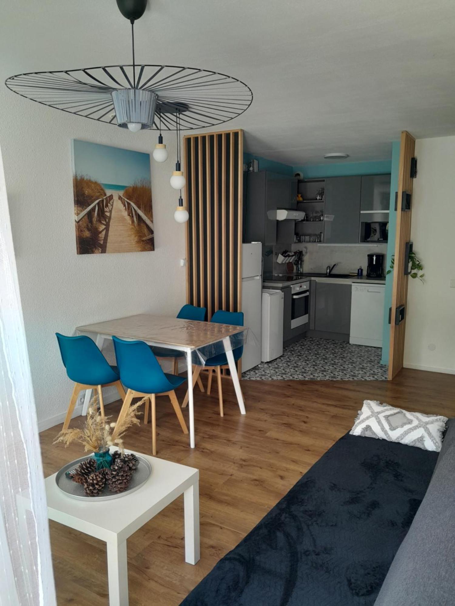 Joli 2 Pieces Sur Le Port Avec Piscine, Terrasse, Parking Apartment Capbreton Exterior photo