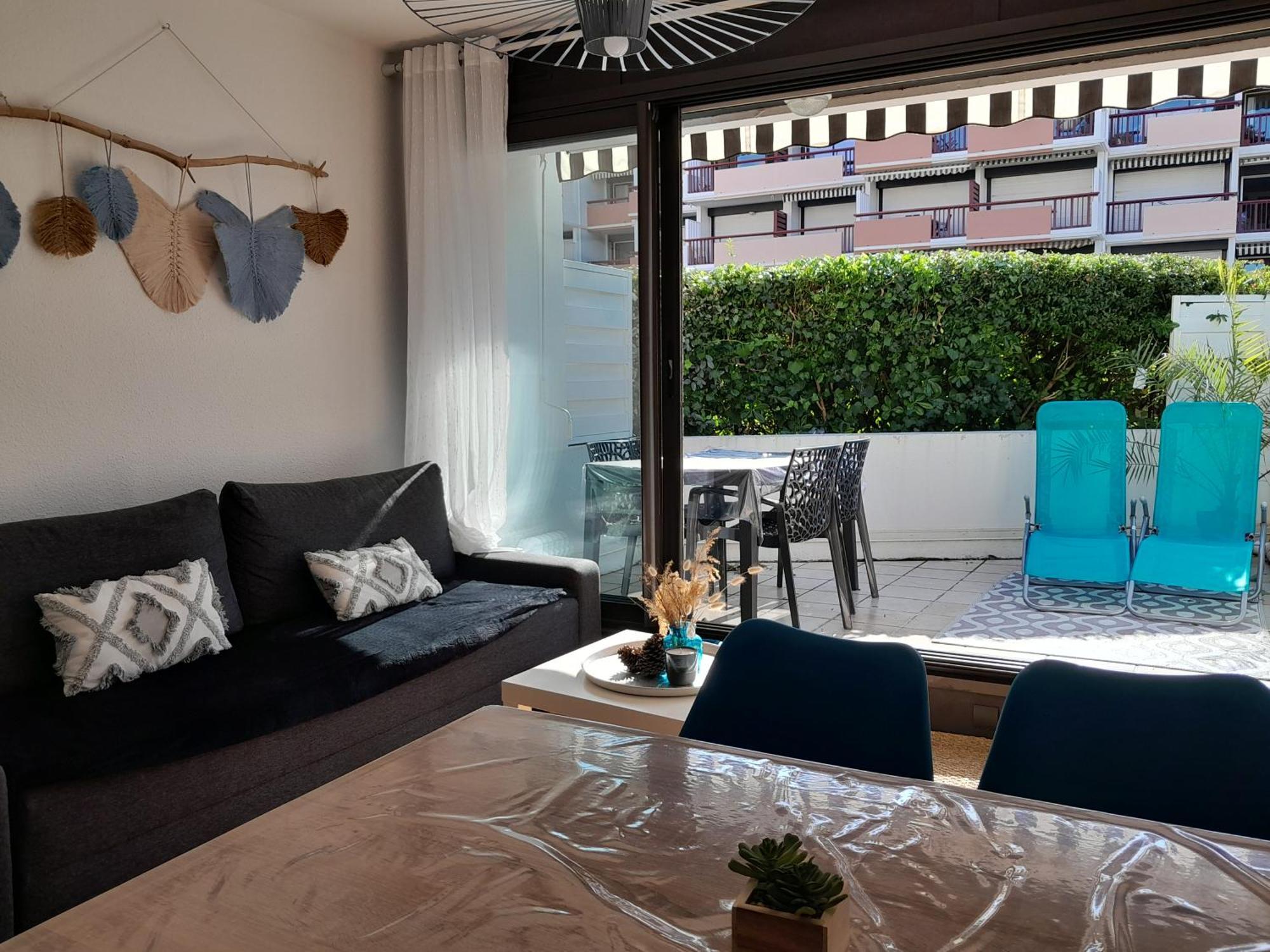Joli 2 Pieces Sur Le Port Avec Piscine, Terrasse, Parking Apartment Capbreton Exterior photo