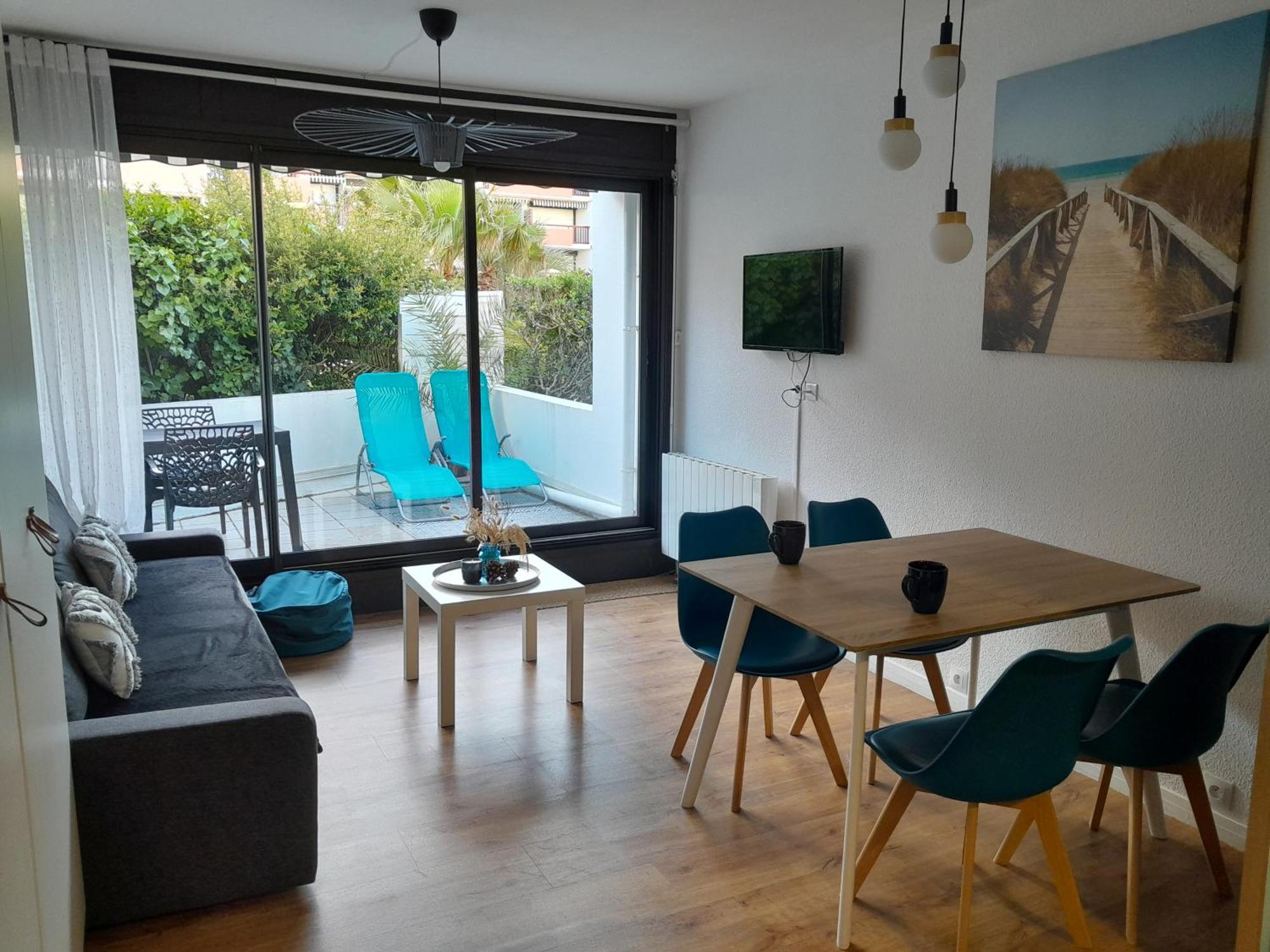Joli 2 Pieces Sur Le Port Avec Piscine, Terrasse, Parking Apartment Capbreton Exterior photo